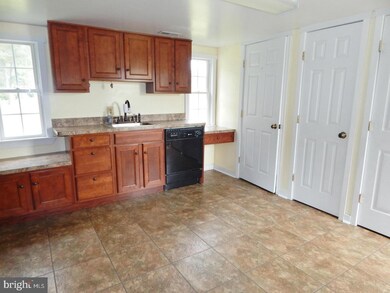 9285 Mudd Farm Ln, La Plata, MD 20646 - photo 5