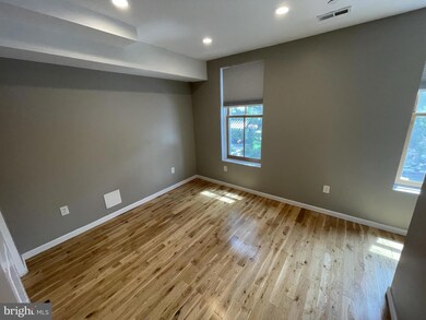 4309 Main St unit 2, Philadelphia, PA 19127 - photo 4