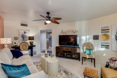 10914 W Topaz Dr, Sun City, AZ 85351 - photo 5