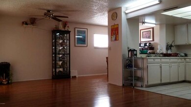 Vista Ave Kitchen
