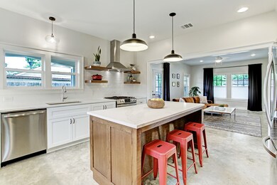 211 Fairbanks St, Houston, TX 77009 - photo 6