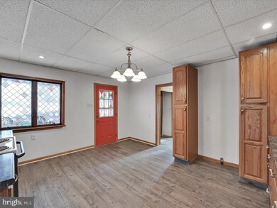 31 Ann St, Pottsville, PA 17901 - photo 6