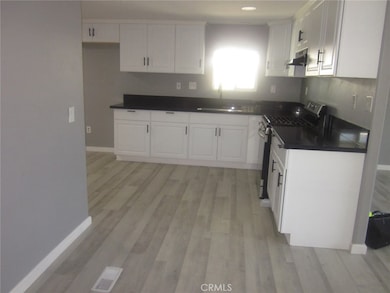 332 N Lyon Ave unit 111, Hemet, CA 92543 - photo 6