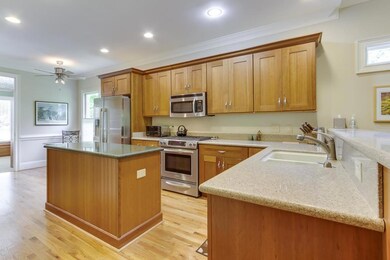 419 Hunters Cir, Greenville, SC 29617 - photo 4