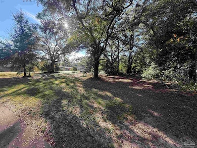 5829 Peachtree St, Milton, FL 32570 - photo 3