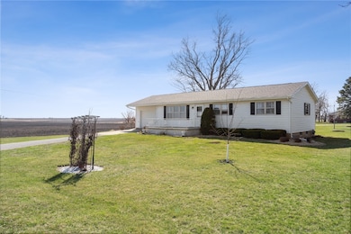 516 9th Ave, Clarence, IA 52216 - photo 2