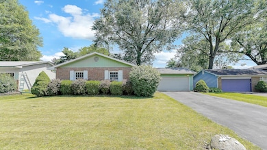 216 Trafalgar Ct Columbus OH 43230-2