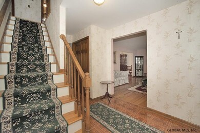 70 Benjamin Ln, Schenectady, NY 12309 - photo 6