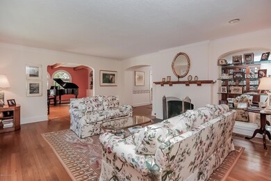 008-Living_Room-1233922-print