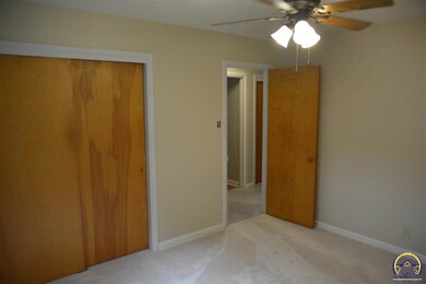 1616 SW Burnett Rd, Topeka, KS 66604 - photo 5