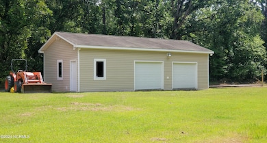 Detached Garage