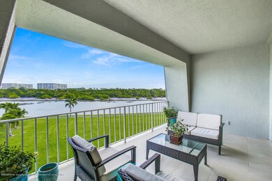 2185 Ibis Isle Rd Unit 12 Palm-large-017