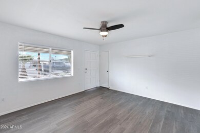 422 E Glade Ave-6