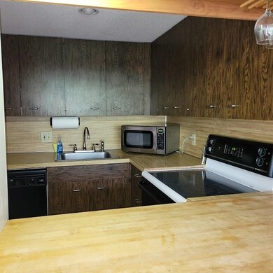 97 Fox Run Rd unit 3, Lincoln, NH 03251 - photo 3