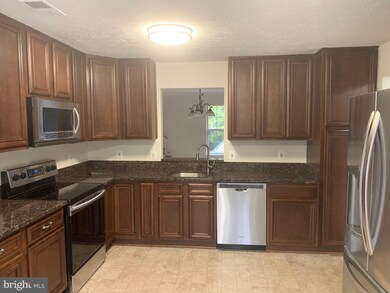 209 Potomac Hills Dr, Stafford, VA 22554 - photo 2