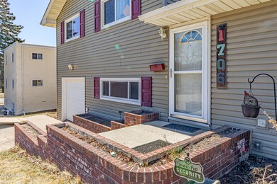 1706 N 6th St - 93