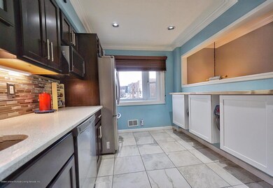 (6) Kitchen