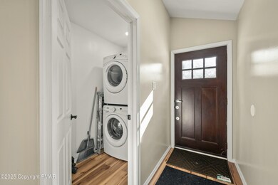 09-HomeView_Media-37_Highridge_Rd.-#9