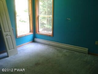 255 Locust Dr, Milford, PA 18337 - photo 5