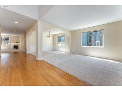 Living Room/Entrance