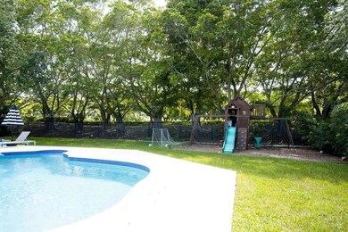 1202 Manor Dr S, Weston, FL 33326 - photo 6