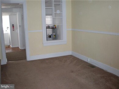 446 Apple St, Pottstown, PA 19464 - photo 4