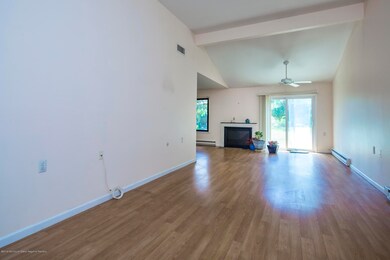 04_Living Room