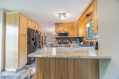 204 Oxbow Cir, Oxbow, ND 58047 - photo 7