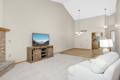 7147 Ivy Ridge Ct, Circle Pines, MN 55014 - photo 7