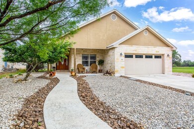 813 Dogwood Ln, Fredericksburg, TX 78624 - photo 3