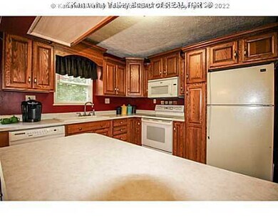 116 Timberlake Cir, Scott Depot, WV 25560 - photo 5