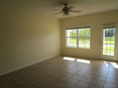 Living/dining room