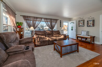 4525 Hirschberg Ct, Schiller Park, IL 60176 - photo 2