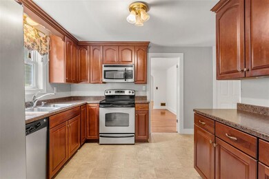 3 Mammoth Rd, Hooksett, NH 03106 - photo 4