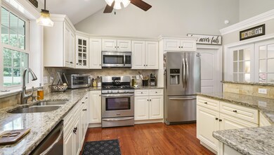 190 Locust Dr, Milford, PA 18337 - photo 6