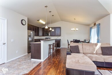 Living Room_Kitchen 9084-FULL