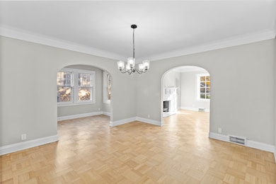 727 Selborne Rd, Riverside, IL 60546 - photo 3