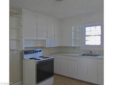 2015 Old Farmer Rd, Asheboro, NC 27205 - photo 4