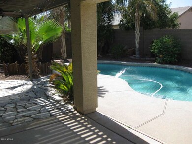 Covered Patio to Pool