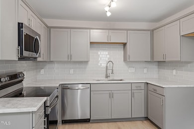 1213 Freeman Dr_24