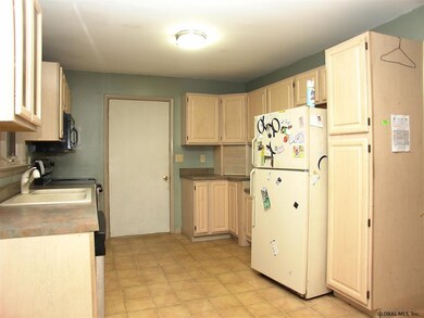 261 Lapp Rd, Clifton Park, NY 12065 - photo 3