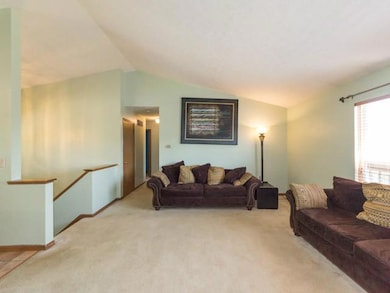 1466 Tall Pine Ct, Columbus, OH 43223 - photo 5