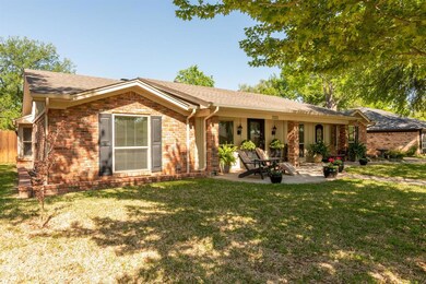 2325 Lakeview Dr, Bedford, TX 76021 - photo 2