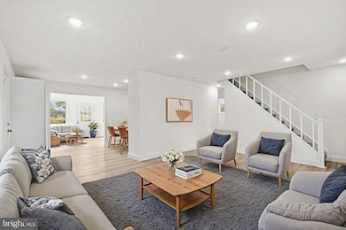 58 Queen Lily Rd, Levittown, PA 19057 - photo 3