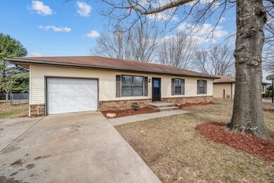 809 E Barracuda Dr, Nixa, MO 65714 - photo 2