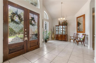 ENTRANCE/EXTRA SPACE OPPOSITE DINING AREA THAT COU