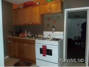 4 Barnes Ave Kitchen