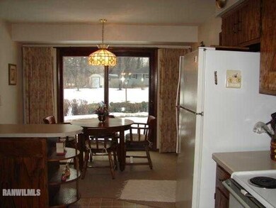 423 Oak Ridge Dr, Cedarville, IL 61013 - photo 5