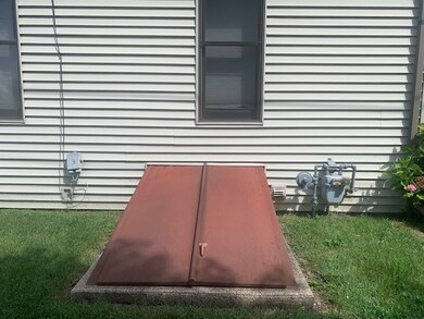 213 Dale Ave, Oglesby, IL 61348 - photo 5