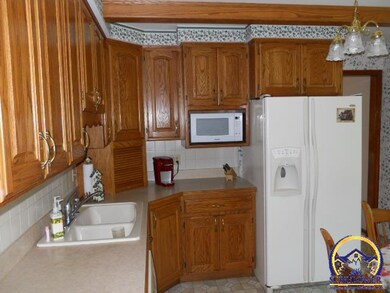 6632 SW Burlingame Rd, Topeka, KS 66619 - photo 6